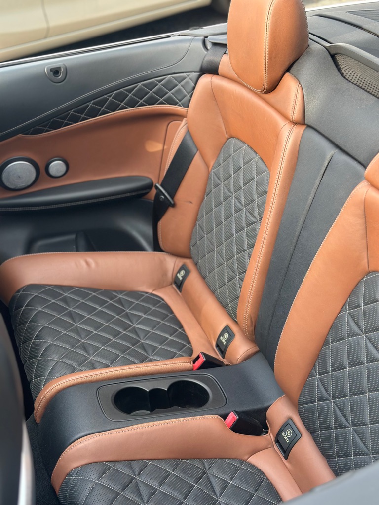 Photo 10 of this MERCEDES-BENZ C-CLASS