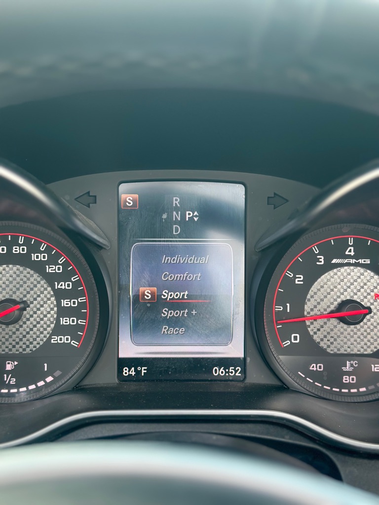 Photo 14 of this MERCEDES-BENZ C-CLASS