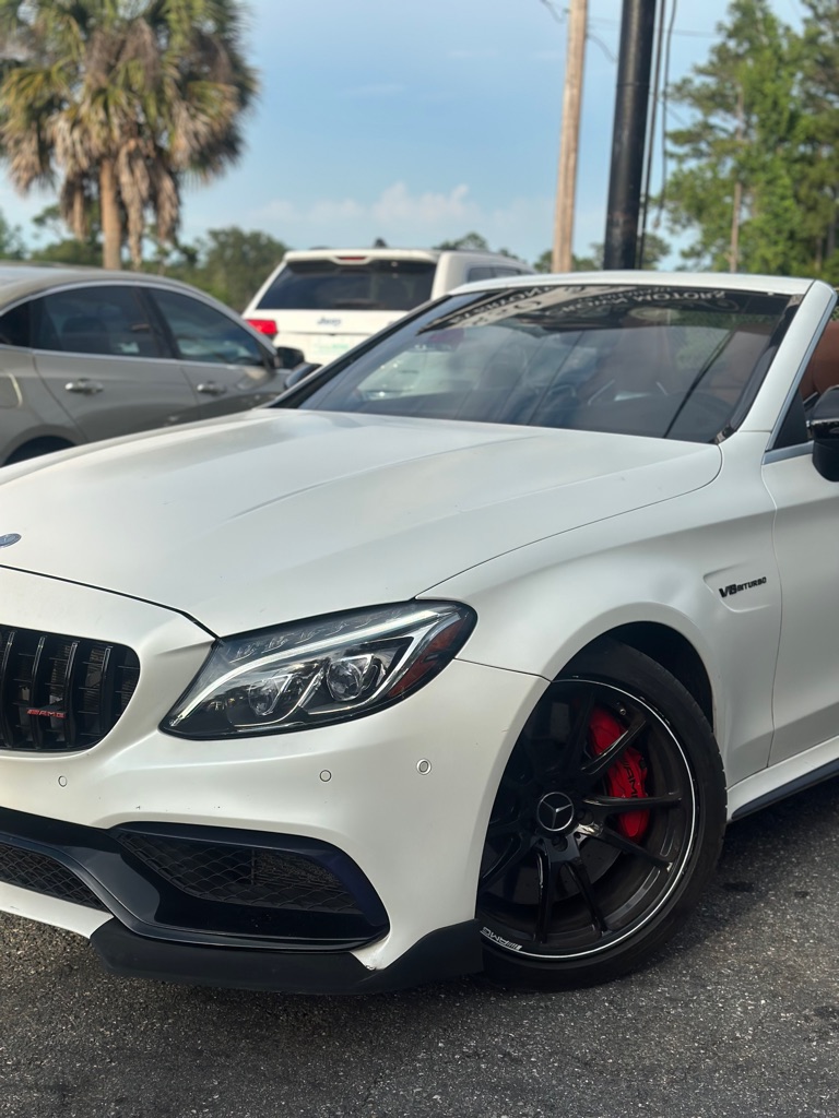 Photo 2 of this MERCEDES-BENZ C-CLASS