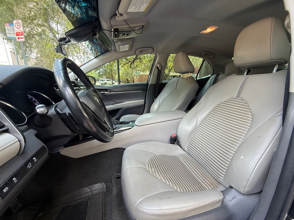 Photo 9 of this TOYOTA CAMRY