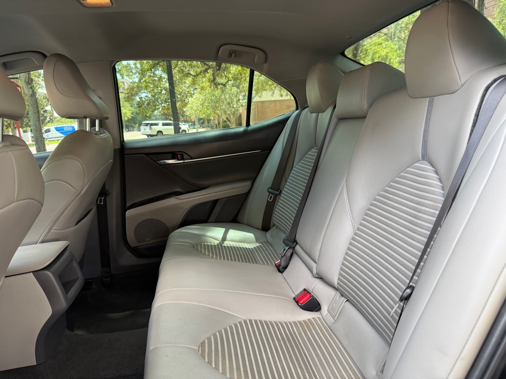 Photo 16 of this TOYOTA CAMRY