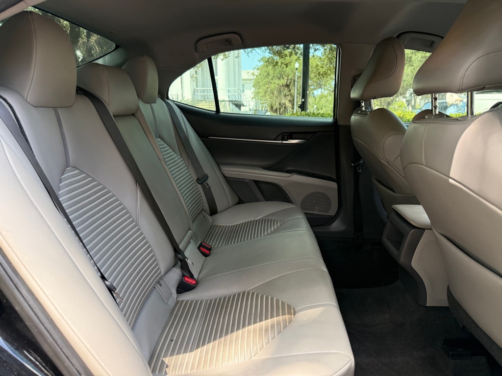 Photo 15 of this TOYOTA CAMRY