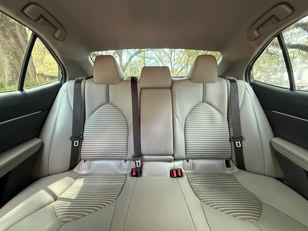 Photo 14 of this TOYOTA CAMRY