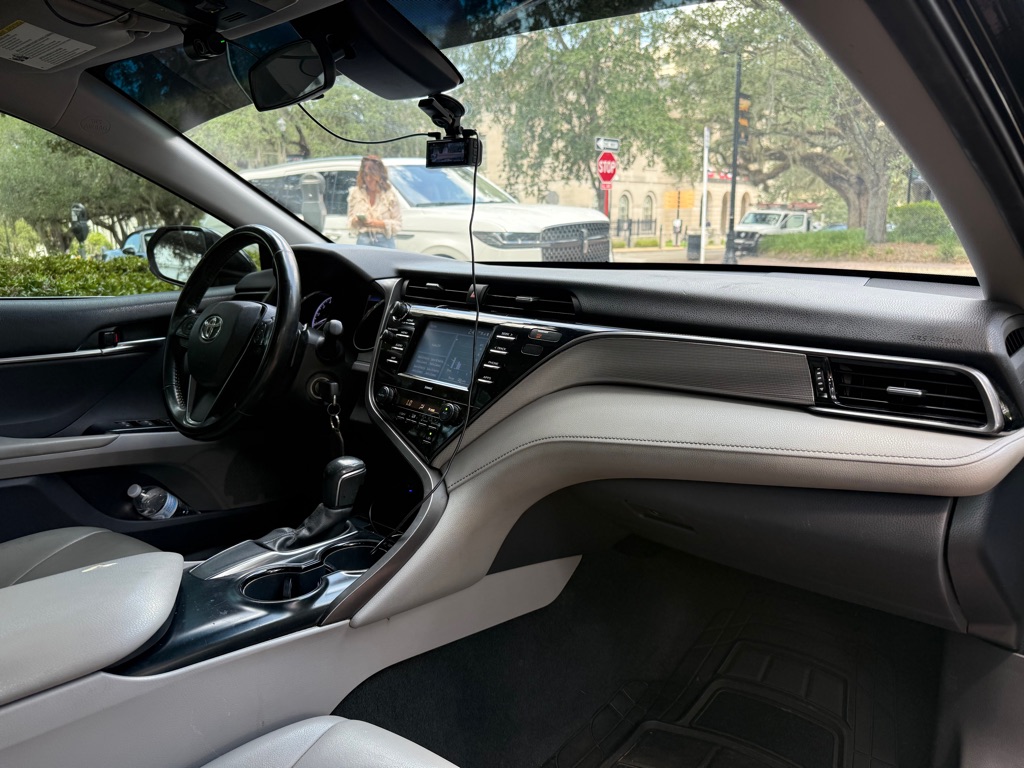 Photo 13 of this TOYOTA CAMRY