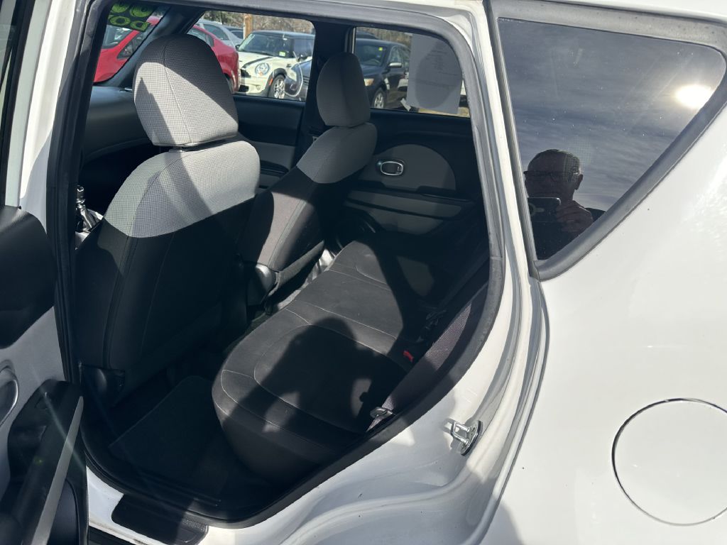 Photo 5 of this KIA SOUL