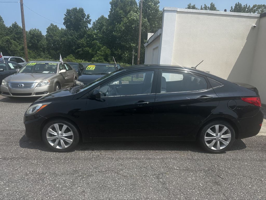 2012 HYUNDAI ACCENT