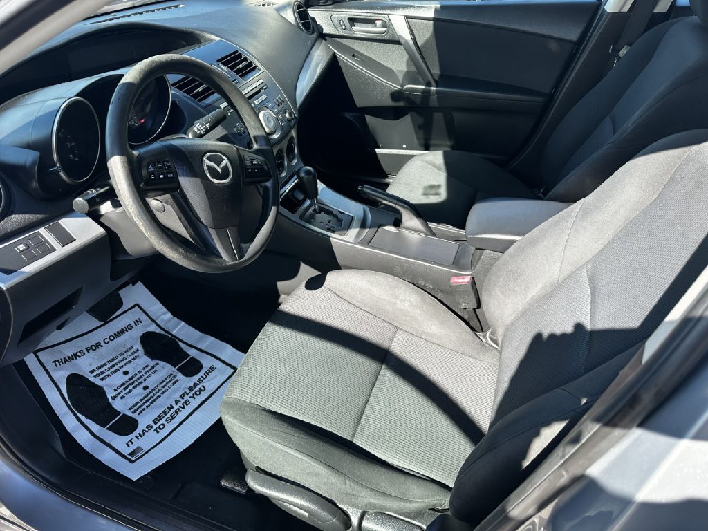 Photo 4 of this MAZDA 3