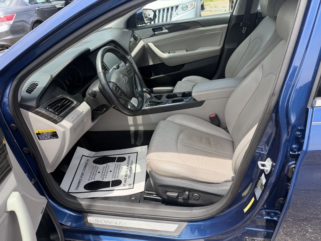 Photo 5 of this HYUNDAI SONATA