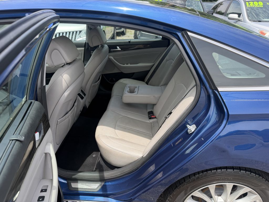 Photo 6 of this HYUNDAI SONATA