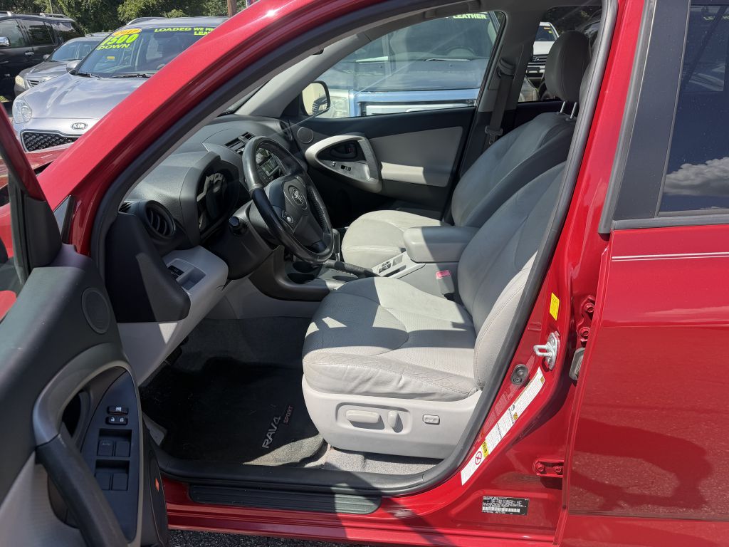 Photo 5 of this TOYOTA RAV4