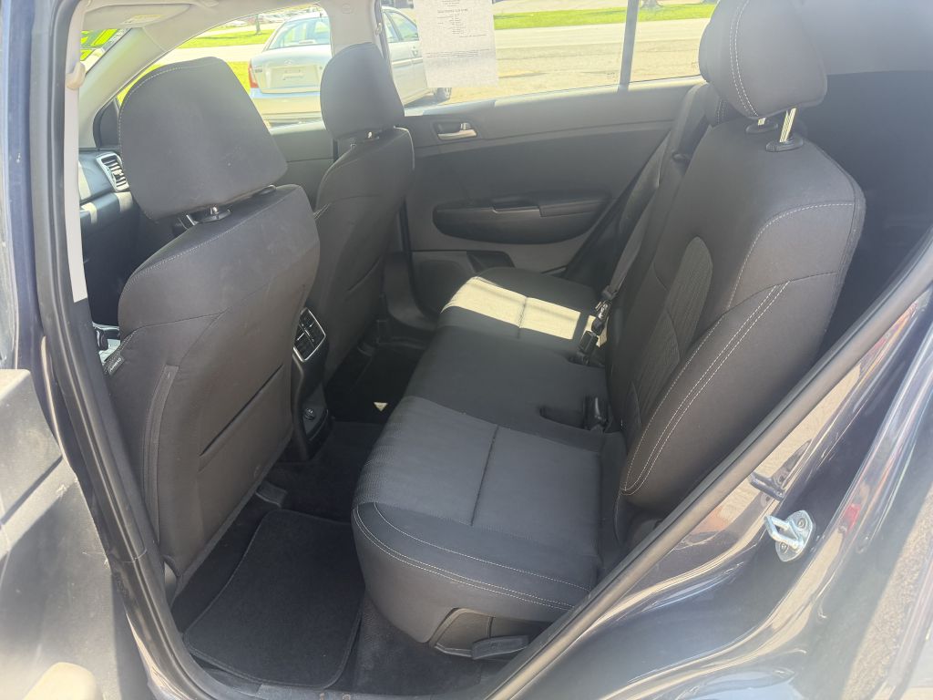 Photo 5 of this KIA SPORTAGE