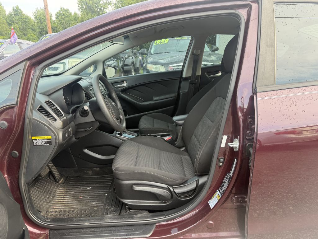 Photo 4 of this KIA FORTE