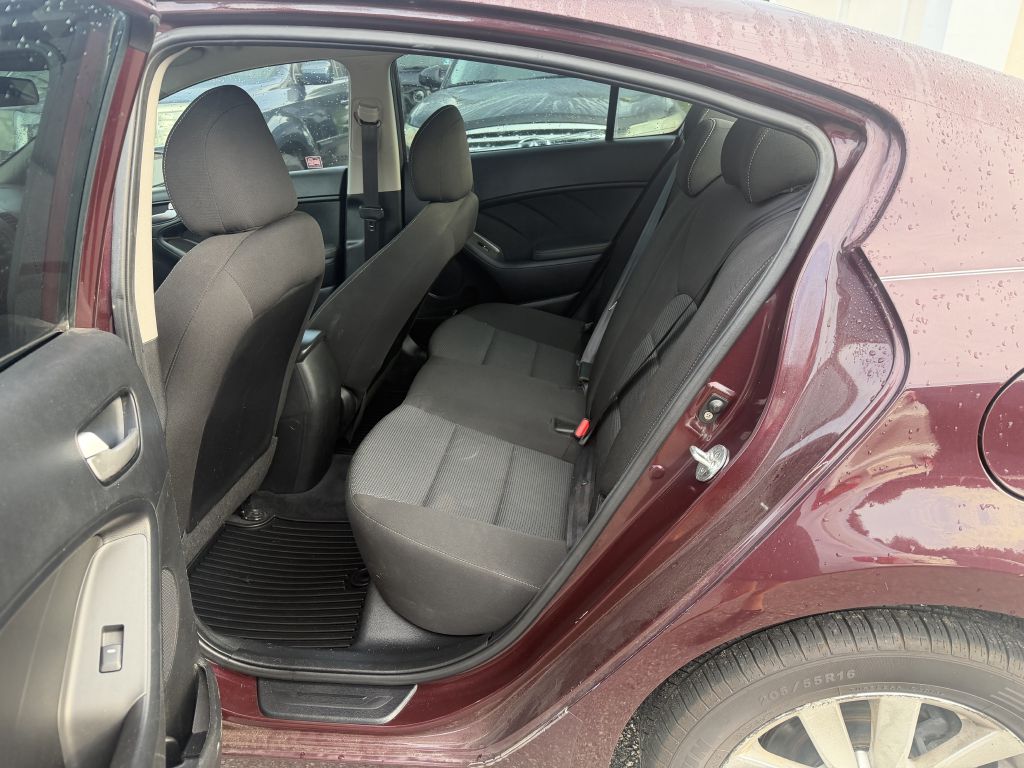 Photo 5 of this KIA FORTE