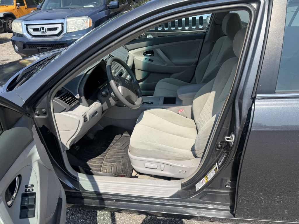 Photo 4 of this TOYOTA CAMRY