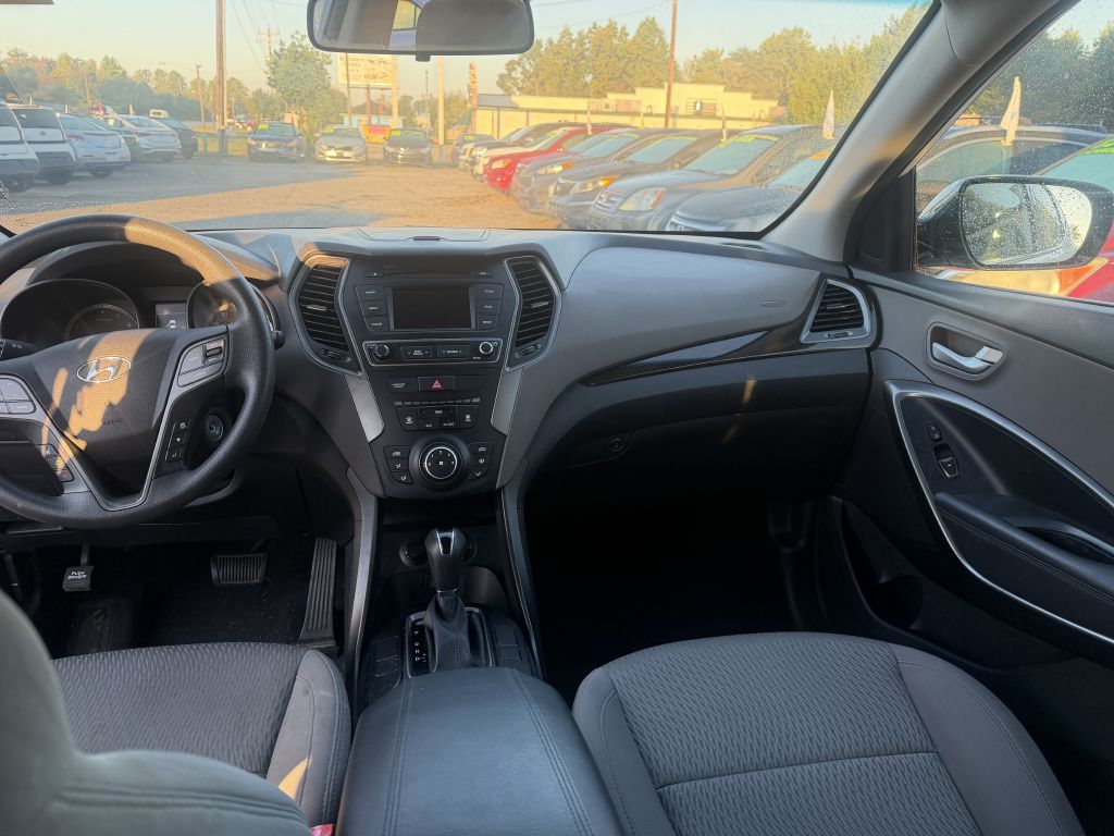 Photo 7 of this HYUNDAI SANTA FE SPORT