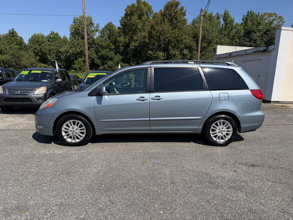 2010 TOYOTA SIENNA