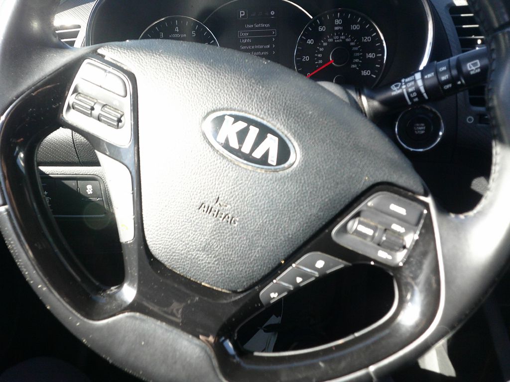 Photo 8 of this KIA FORTE5