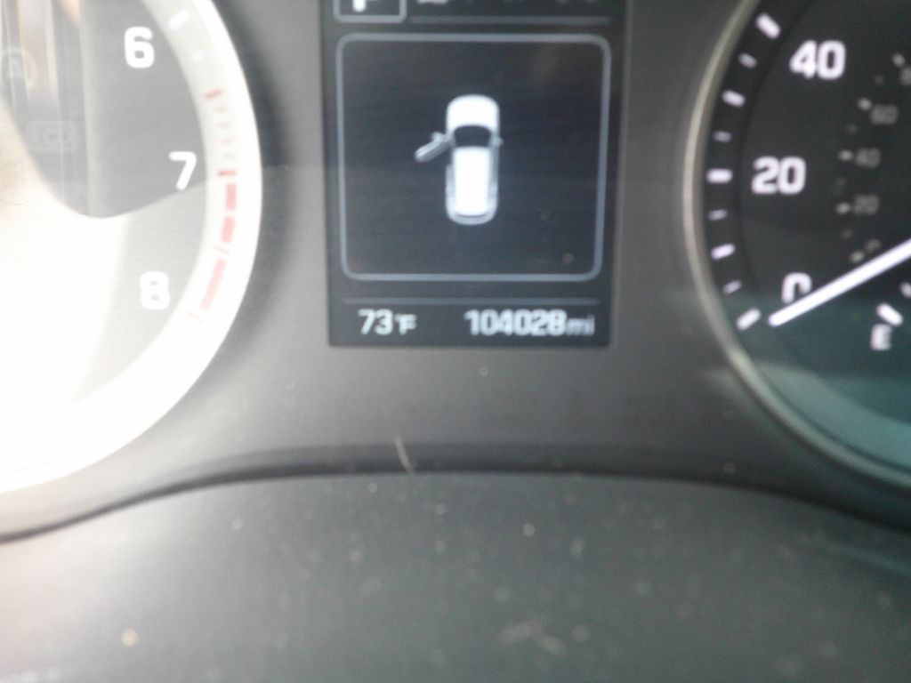 Photo 6 of this HYUNDAI TUCSON