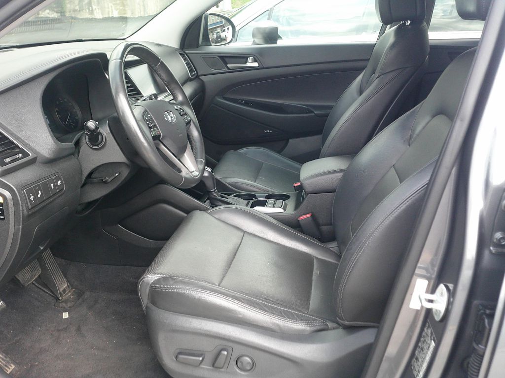 Photo 12 of this HYUNDAI TUCSON