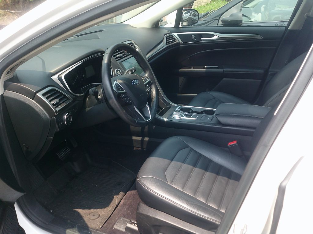 Photo 5 of this FORD FUSION