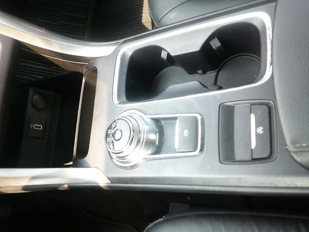 Photo 10 of this FORD FUSION