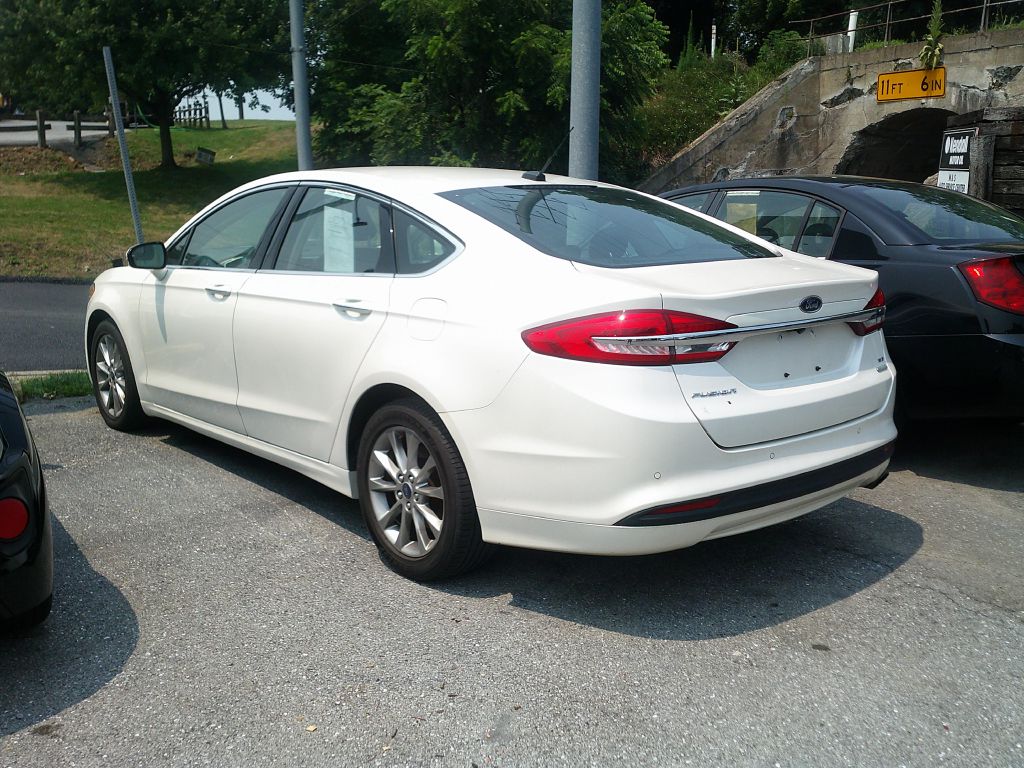 Photo 14 of this FORD FUSION