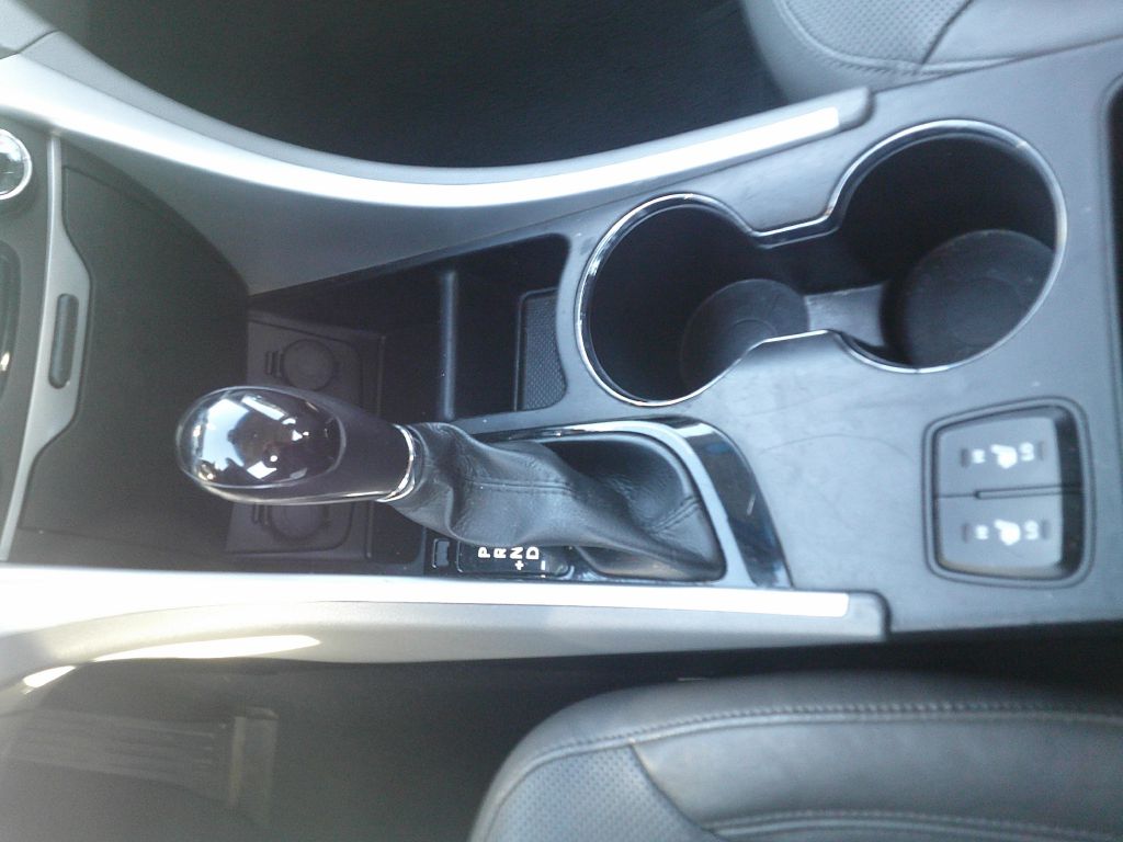 Photo 10 of this HYUNDAI SONATA HYBRID