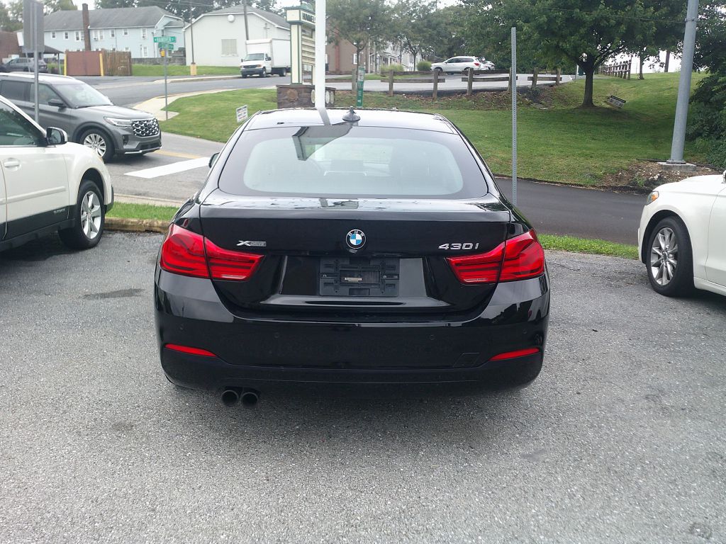 Photo 4 of this BMW 4 SERIES