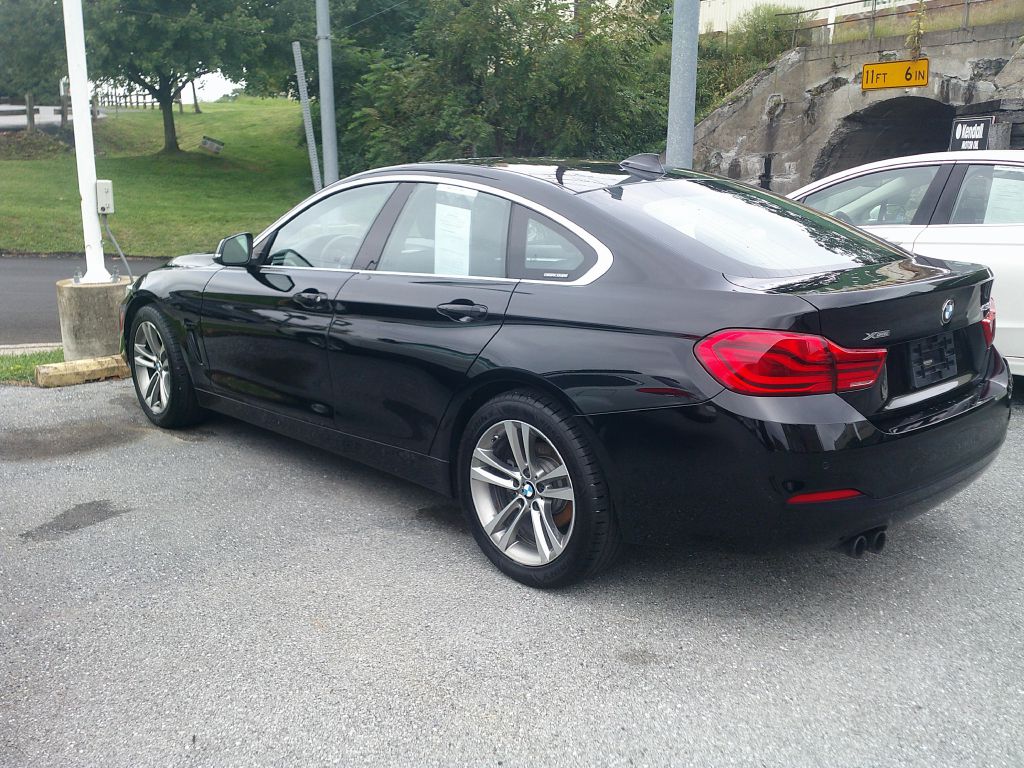 Photo 5 of this BMW 4 SERIES