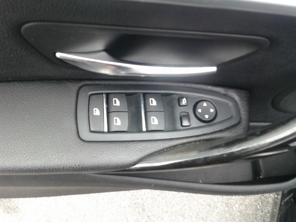 Photo 7 of this BMW 4 SERIES
