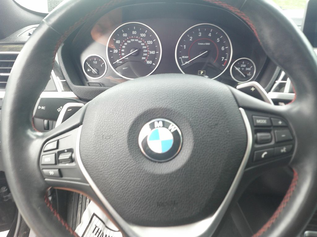 Photo 9 of this BMW 4 SERIES
