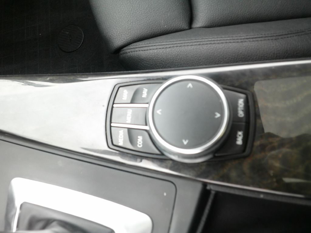 Photo 13 of this BMW 4 SERIES