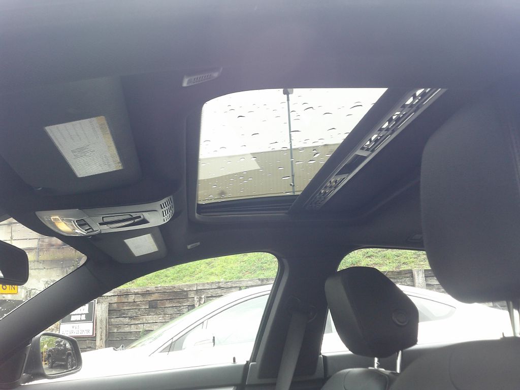 Photo 14 of this BMW 4 SERIES