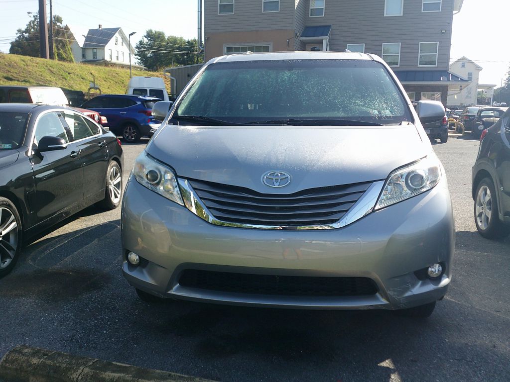 2016 TOYOTA SIENNA