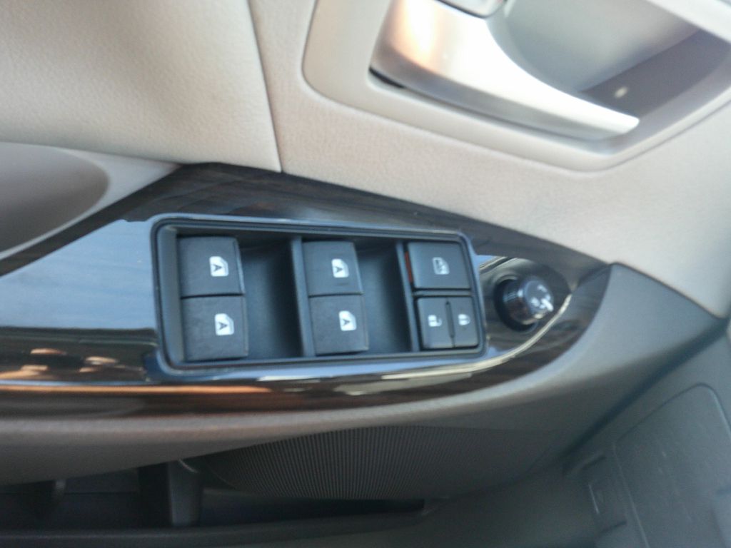 Photo 9 of this TOYOTA SIENNA
