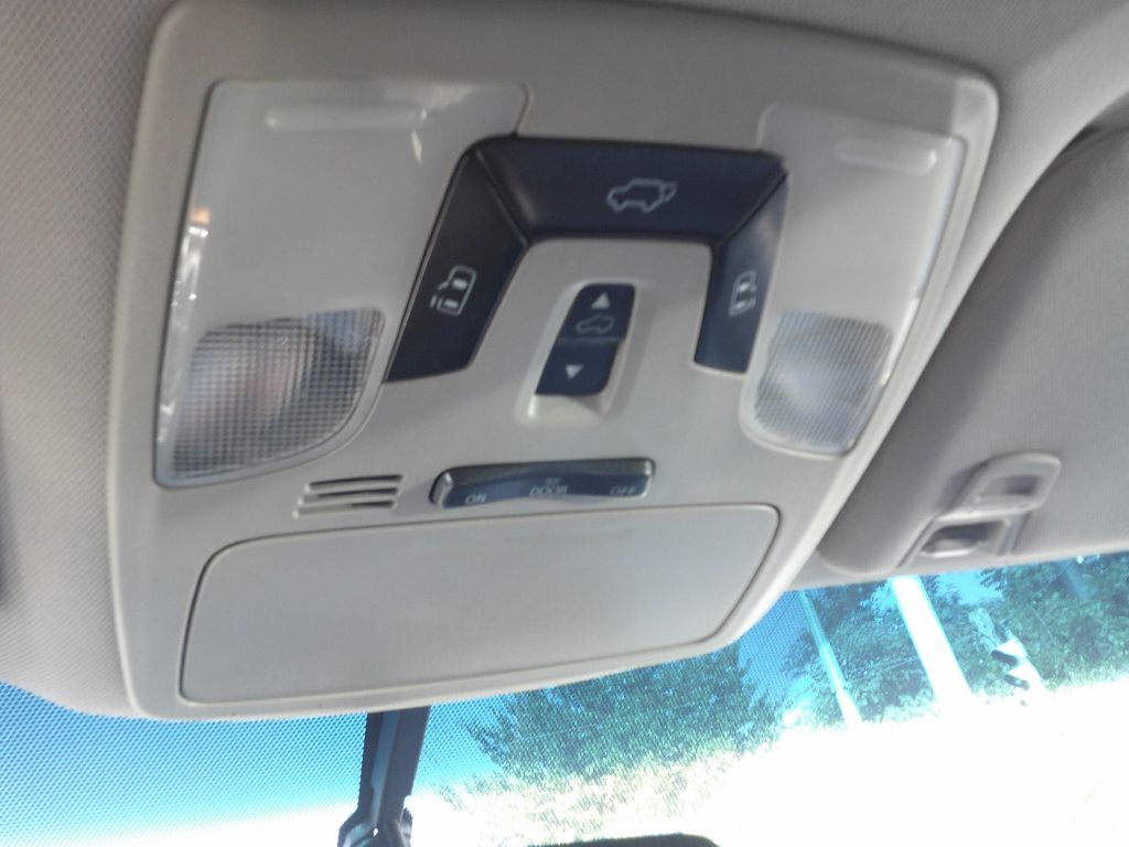 Photo 12 of this TOYOTA SIENNA