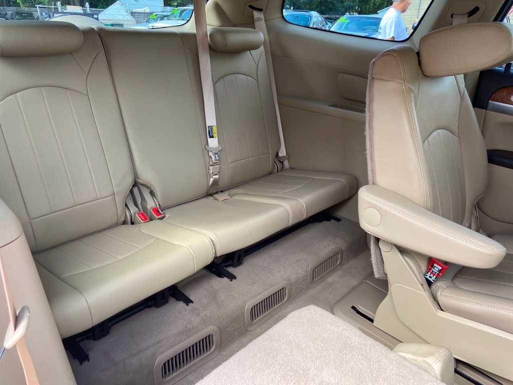 Photo 4 of this BUICK ENCLAVE