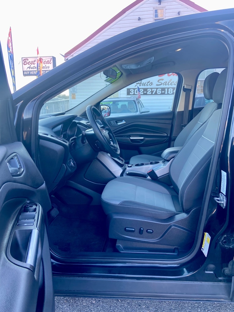Photo 6 of this FORD ESCAPE