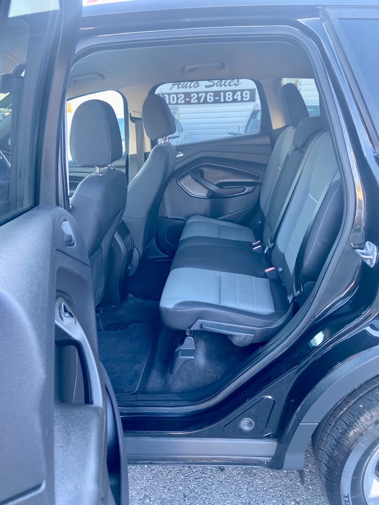 Photo 7 of this FORD ESCAPE