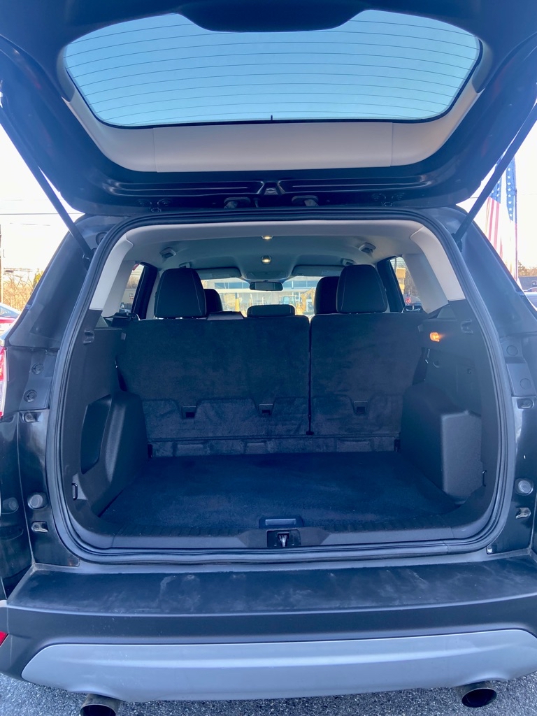 Photo 8 of this FORD ESCAPE