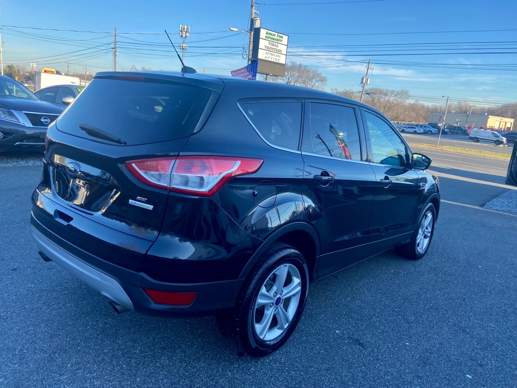 Photo 4 of this FORD ESCAPE