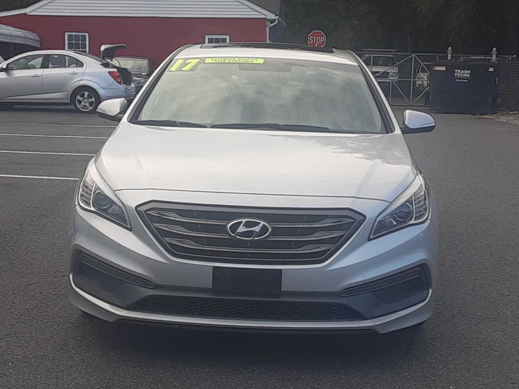Photo 2 of this HYUNDAI SONATA