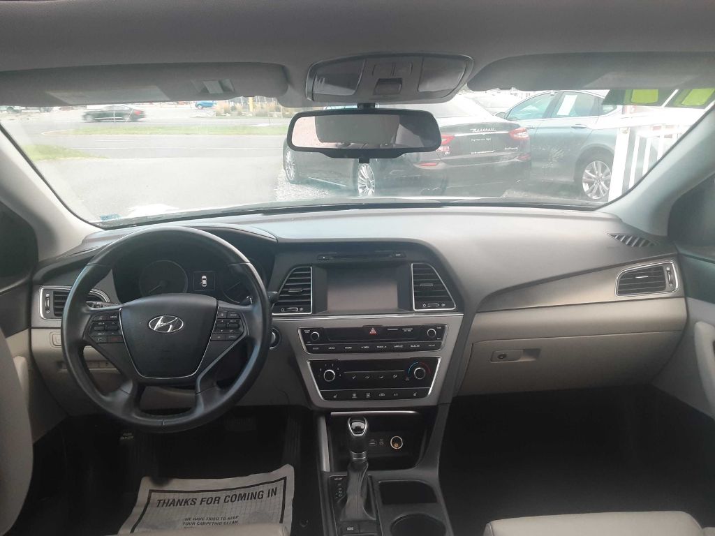 Photo 7 of this HYUNDAI SONATA