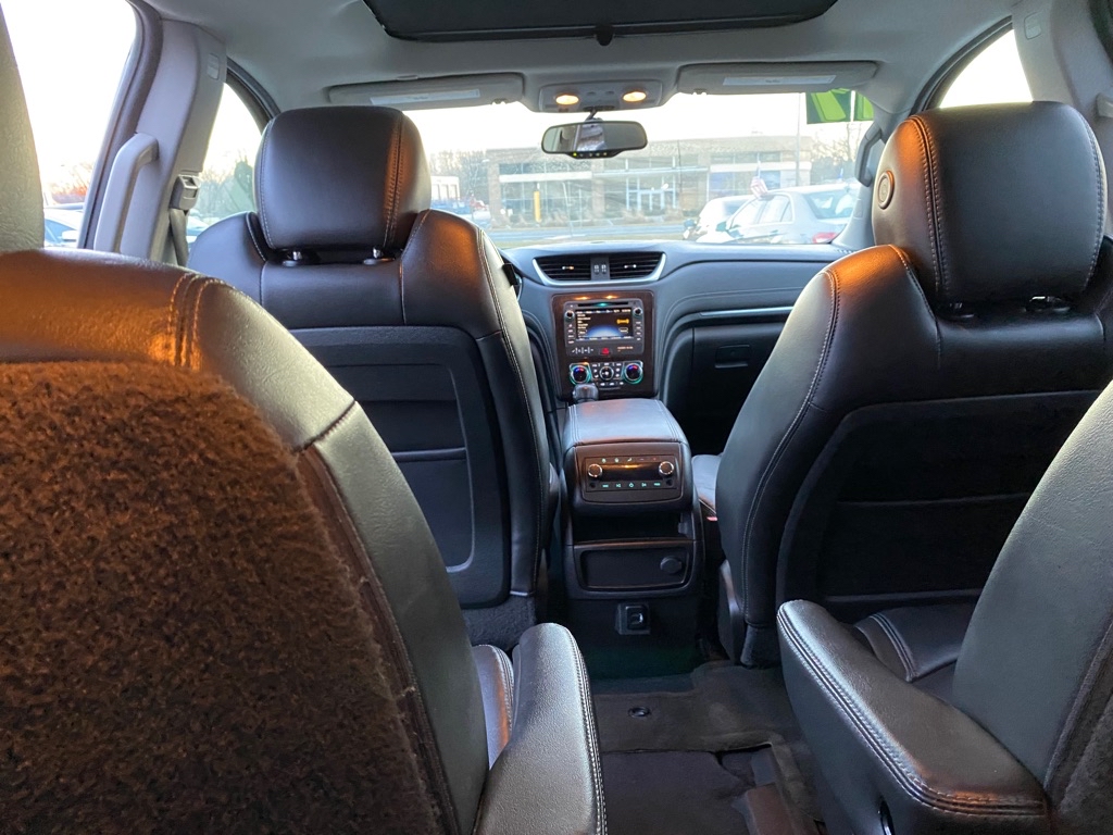 Photo 10 of this CHEVROLET TRAVERSE