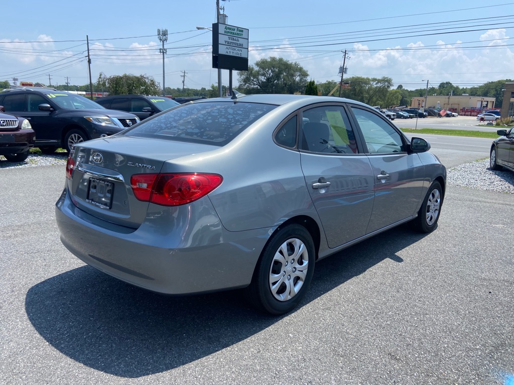 Photo 4 of this HYUNDAI ELANTRA