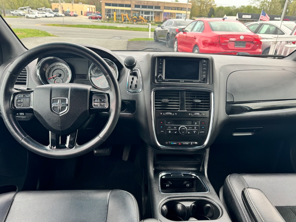 Photo 6 of this DODGE GRAND CARAVAN