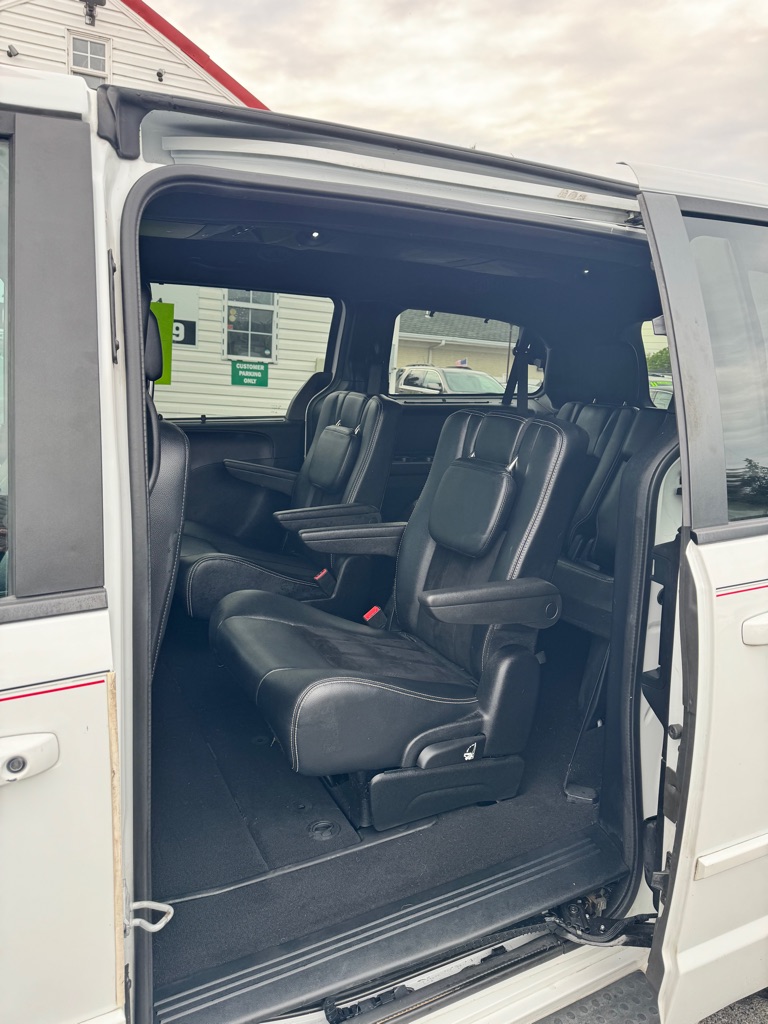 Photo 8 of this DODGE GRAND CARAVAN
