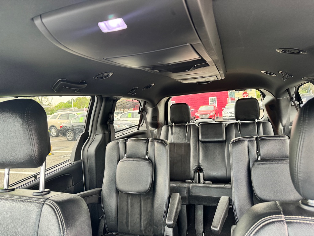 Photo 9 of this DODGE GRAND CARAVAN