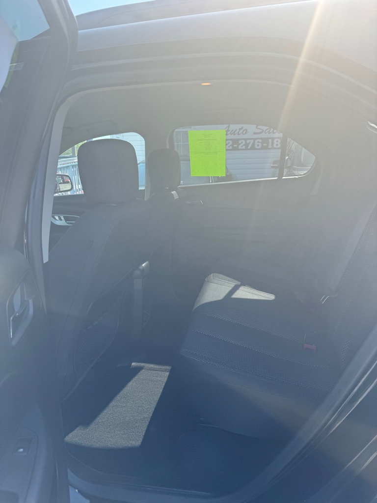 Photo 8 of this CHEVROLET EQUINOX