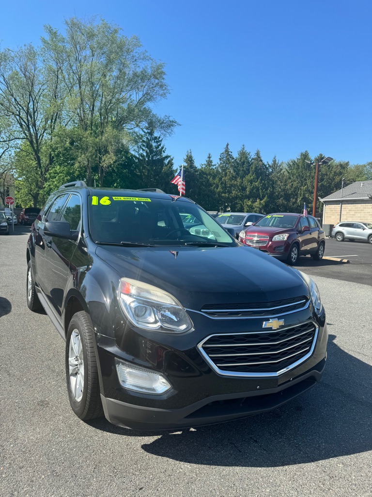 Photo 2 of this CHEVROLET EQUINOX